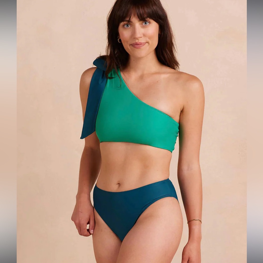 The Bow-Shoulder Ruched Sidestroke Bikini